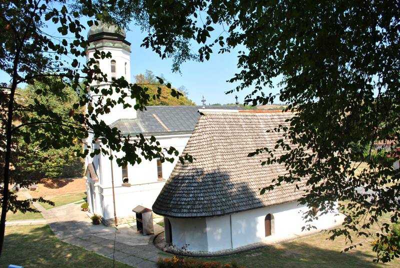2019/08/images/tour_660/stara i nova crkva u Osecini.jpg