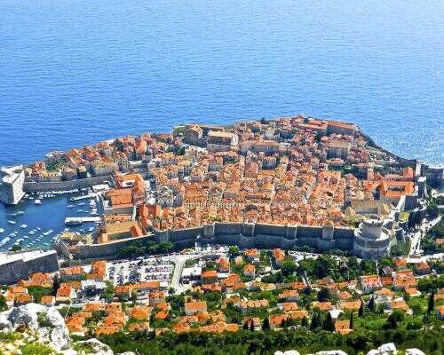 2025/07/images/tour_1957/bd3325df16a1a5f452a15a59177d21d5395177-large.jpeg