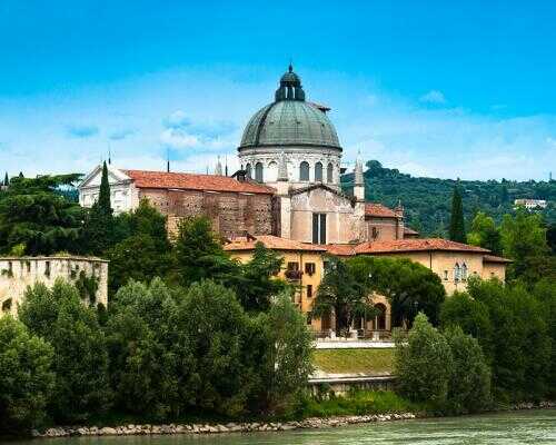 2025/01/images/tour_1838/verona3-large.jpeg